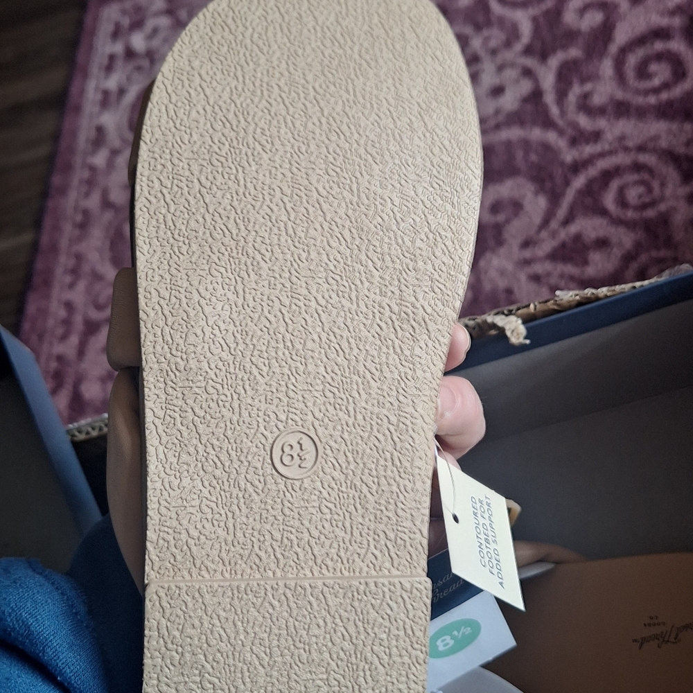 Sandles - Picture 5 of 5